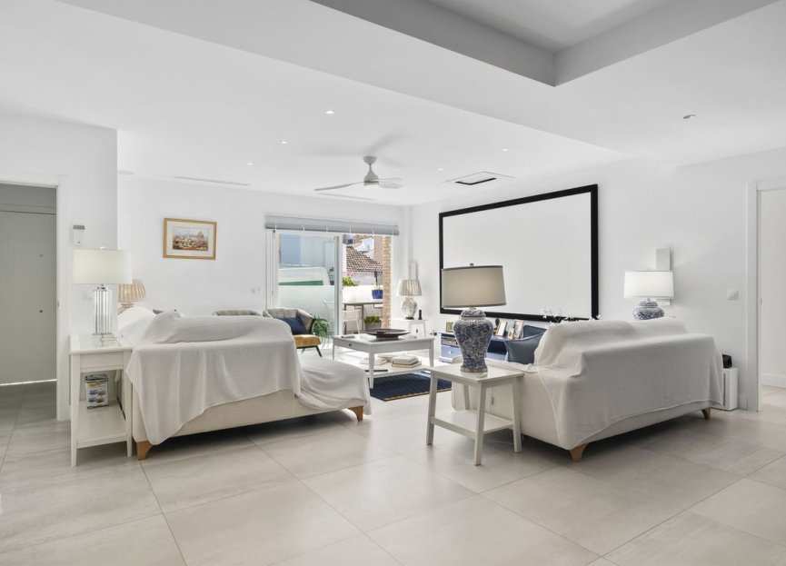 Resale - House - Detached Villa - Benalmádena - Benalmadena Centro