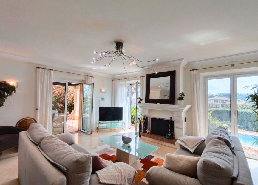 Resale - House - Detached Villa - Sotogrande