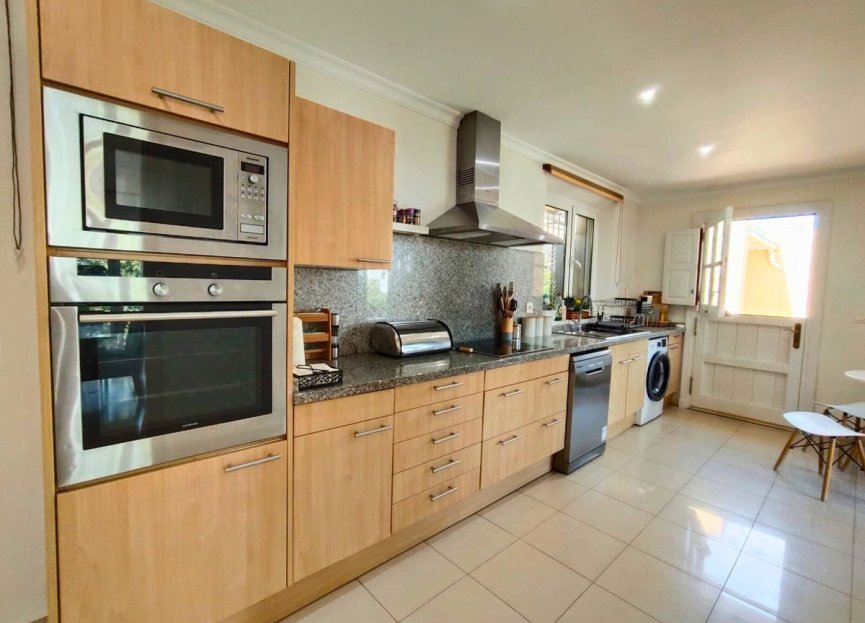 Resale - House - Detached Villa - Sotogrande