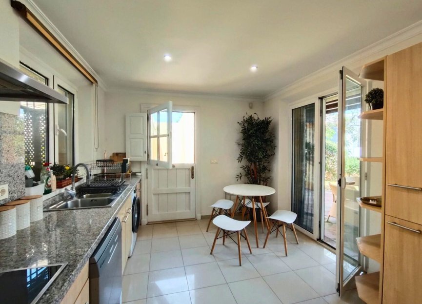 Resale - House - Detached Villa - Sotogrande