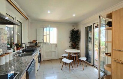 Resale - House - Detached Villa - Sotogrande