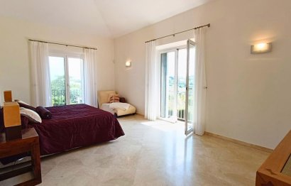 Resale - House - Detached Villa - Sotogrande