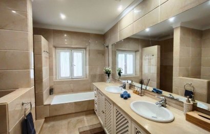 Resale - House - Detached Villa - Sotogrande