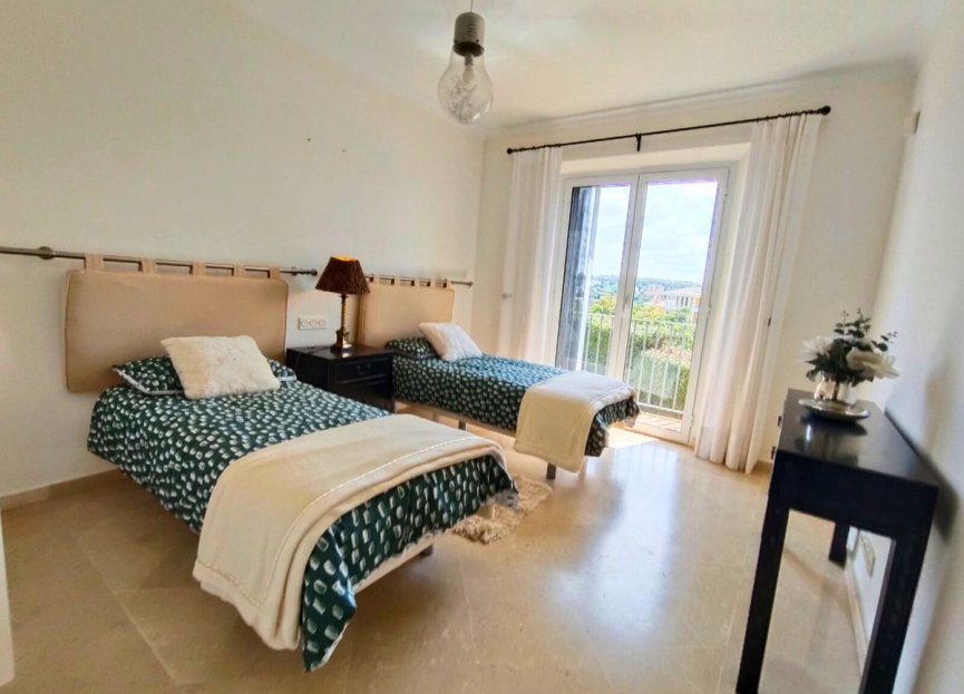 Resale - House - Detached Villa - Sotogrande