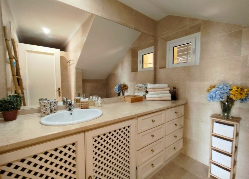 Resale - House - Detached Villa - Sotogrande