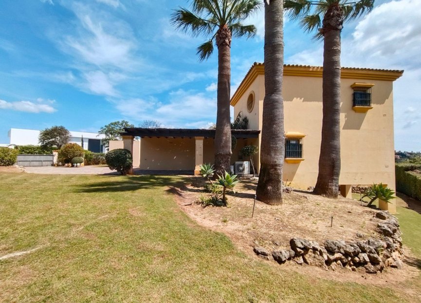 Resale - House - Detached Villa - Sotogrande