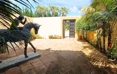 Resale - House - Detached Villa - Sotogrande