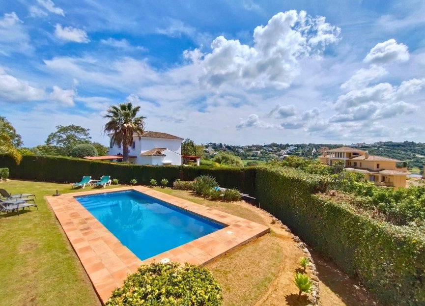 Resale - House - Detached Villa - Sotogrande