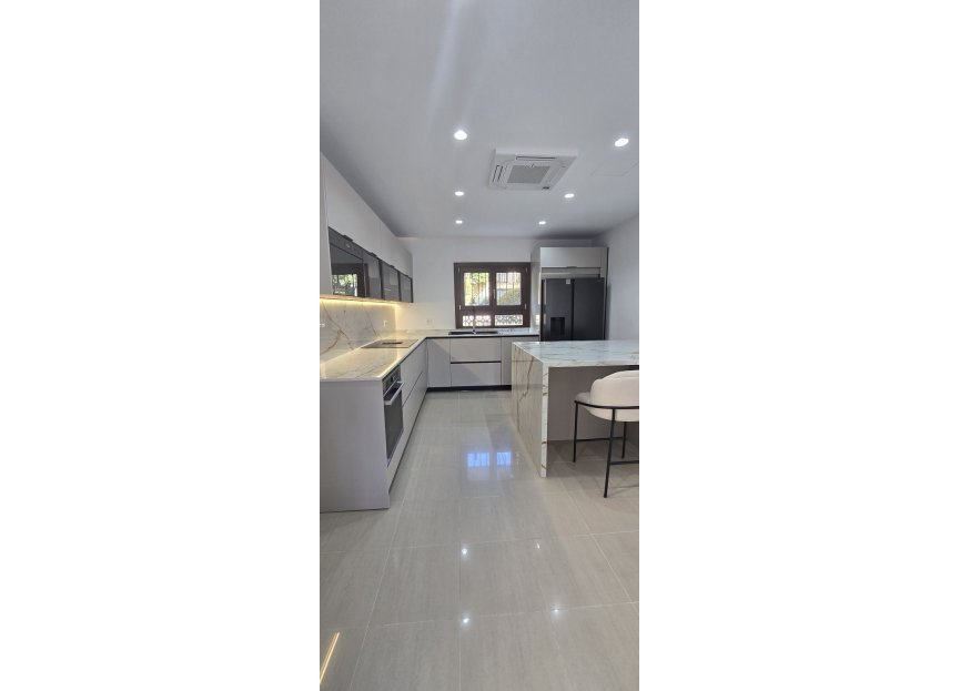 Resale - House - Detached Villa - Marbella - The Golden Mile