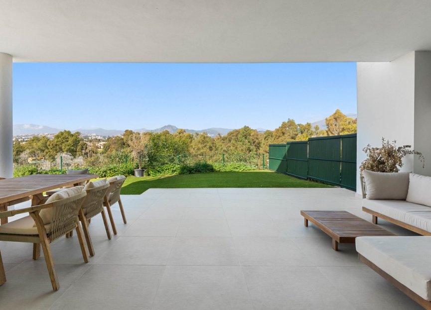 Resale - House - Semi-Detached House - Marbella - Guadalmina Alta