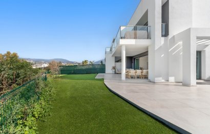 Resale - House - Semi-Detached House - Marbella - Guadalmina Alta