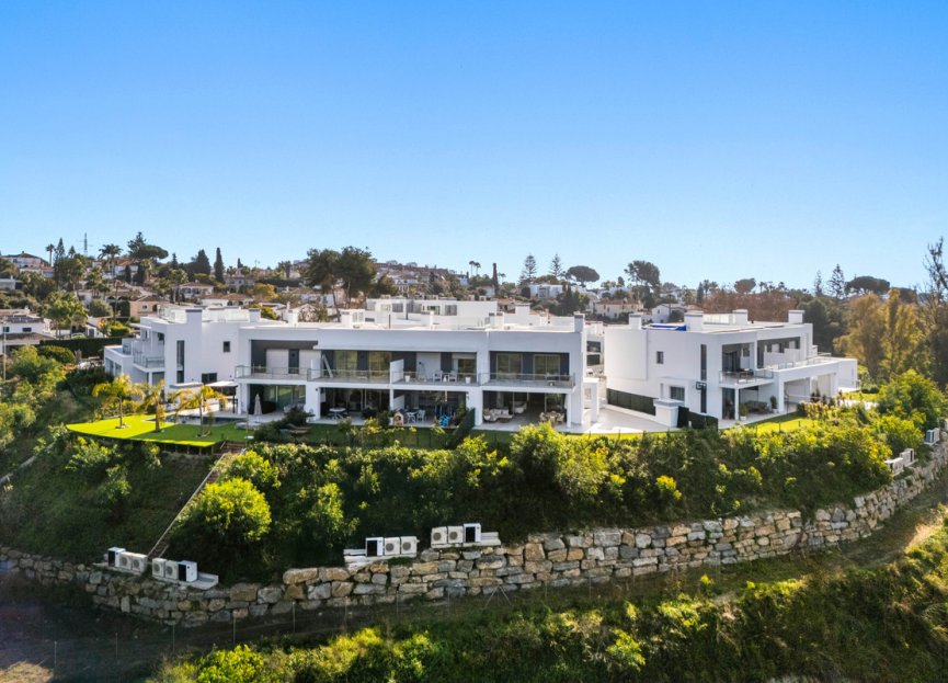 Resale - House - Semi-Detached House - Marbella - Guadalmina Alta