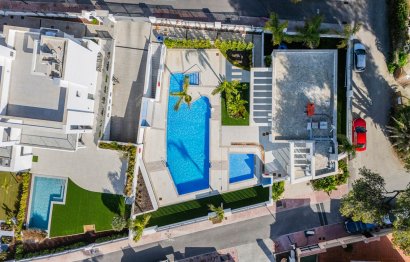 Resale - House - Semi-Detached House - Marbella - Guadalmina Alta