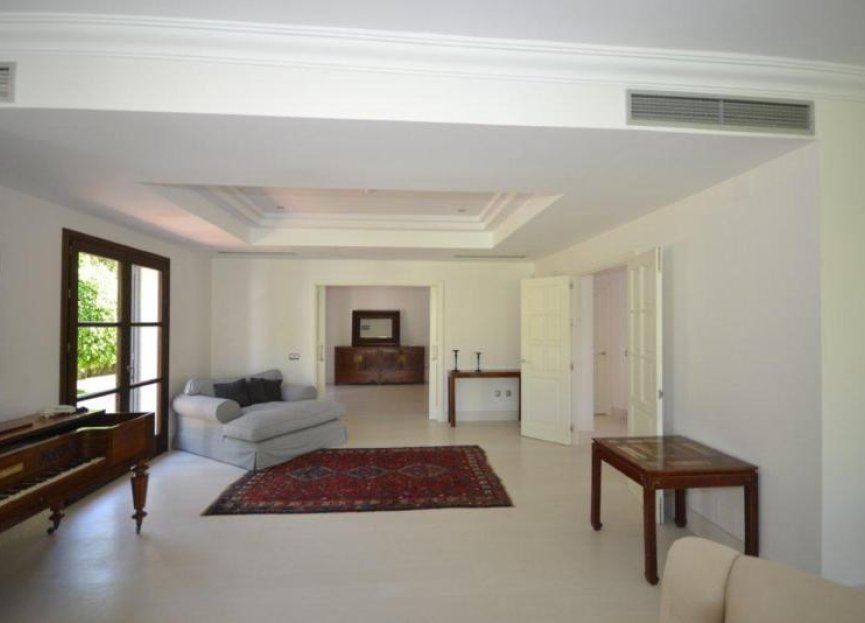 Resale - House - Detached Villa - Marbella - Guadalmina Baja