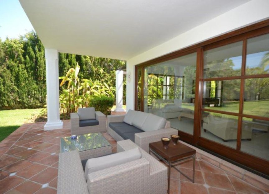 Resale - House - Detached Villa - Marbella - Guadalmina Baja