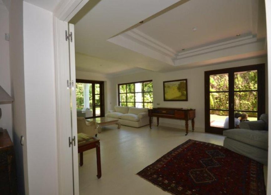 Resale - House - Detached Villa - Marbella - Guadalmina Baja