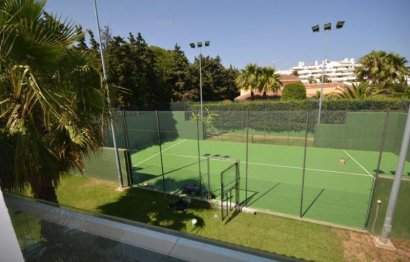 Resale - House - Detached Villa - Marbella - Guadalmina Baja