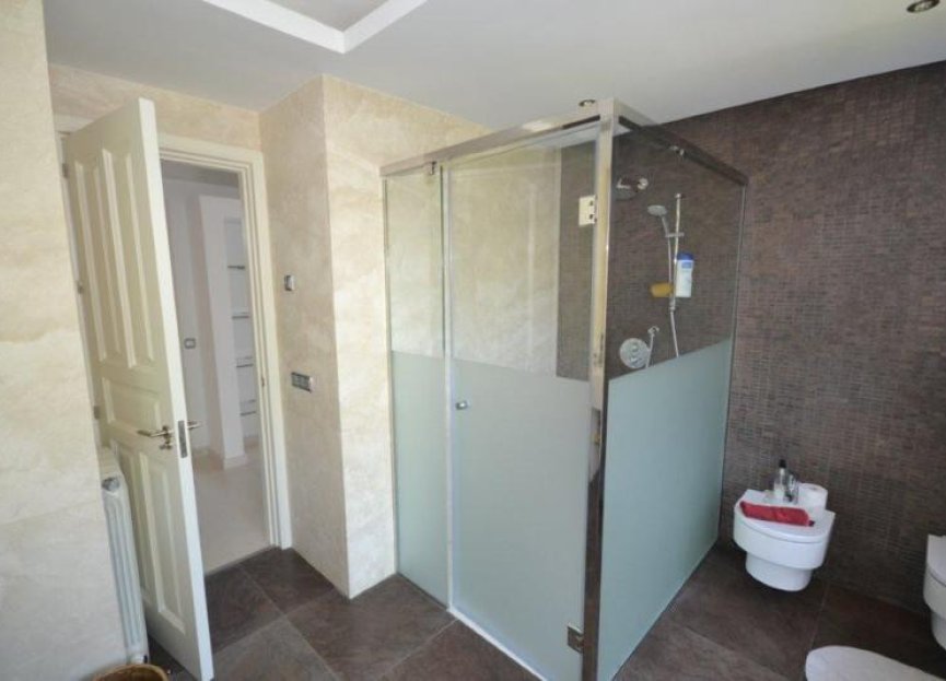 Resale - House - Detached Villa - Marbella - Guadalmina Baja