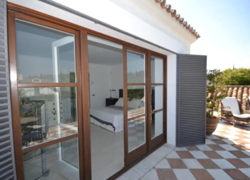 Resale - House - Detached Villa - Marbella - Guadalmina Baja