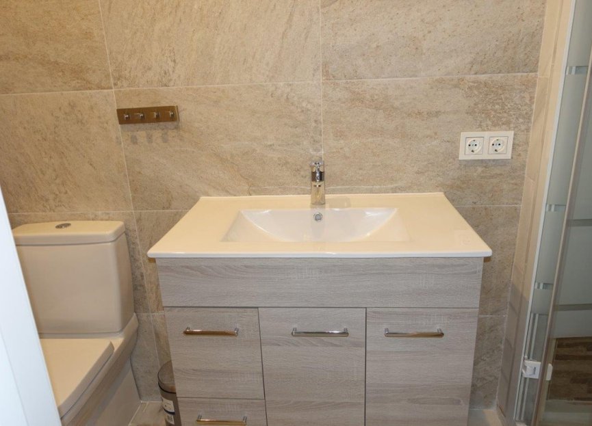 Resale - Apartment - Middle Floor Apartment - Marbella - Puerto Banús