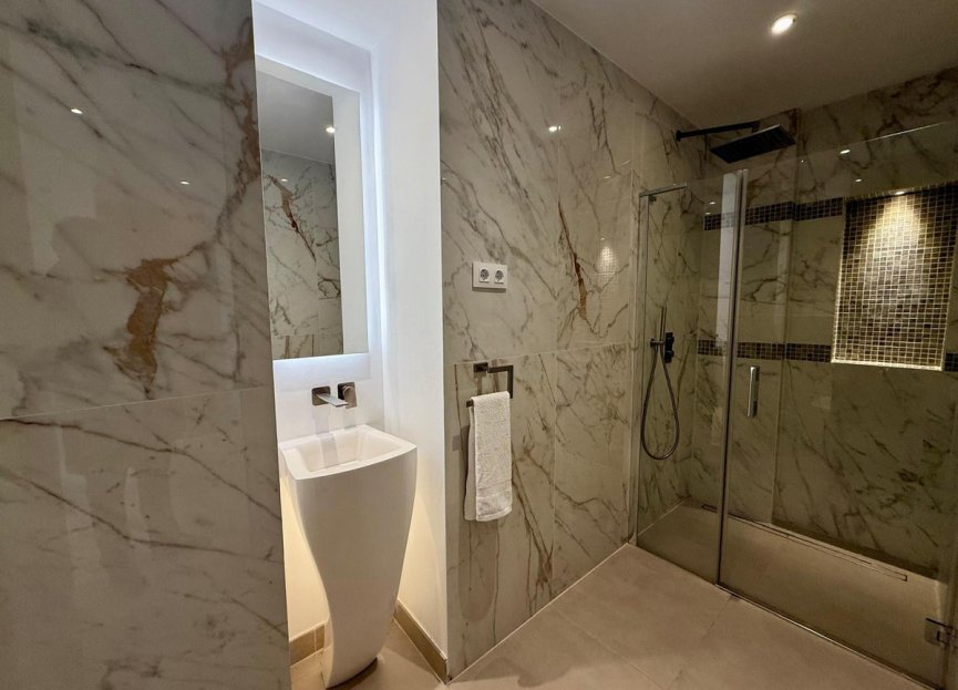 Resale - Ground floor apartment - Marbella - Nueva Andalucia