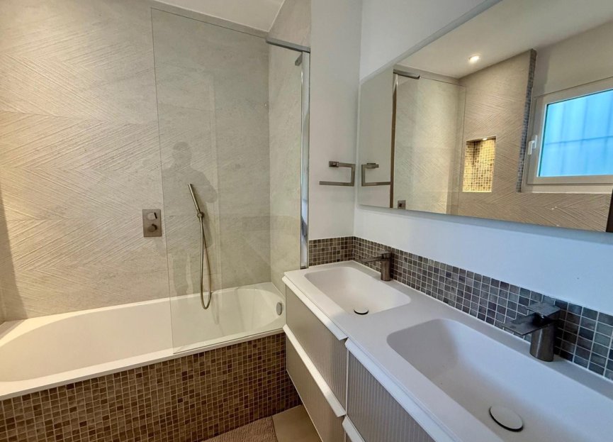 Resale - Ground floor apartment - Marbella - Nueva Andalucia