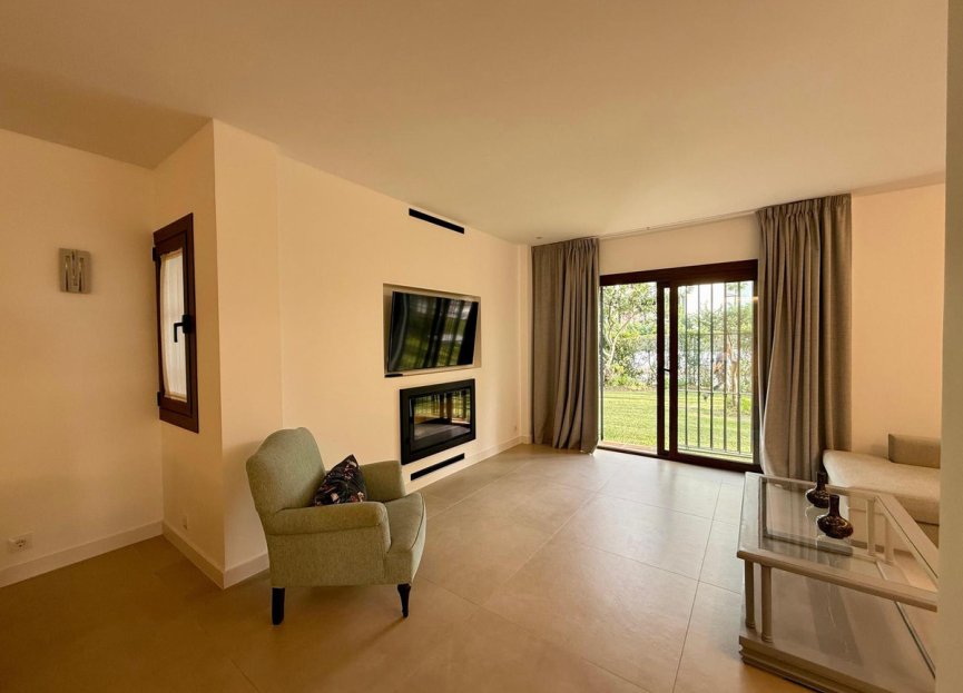 Resale - Ground floor apartment - Marbella - Nueva Andalucia