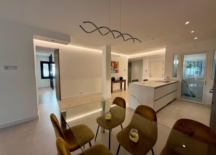 Resale - Ground floor apartment - Marbella - Nueva Andalucia