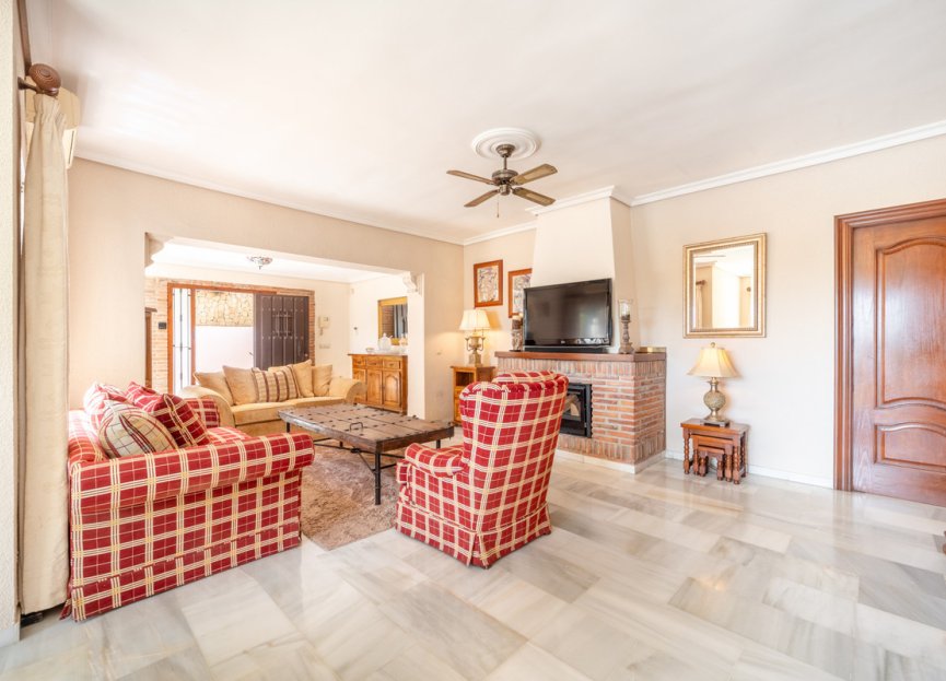 Resale - House - Detached Villa - Marbella - El Rosario