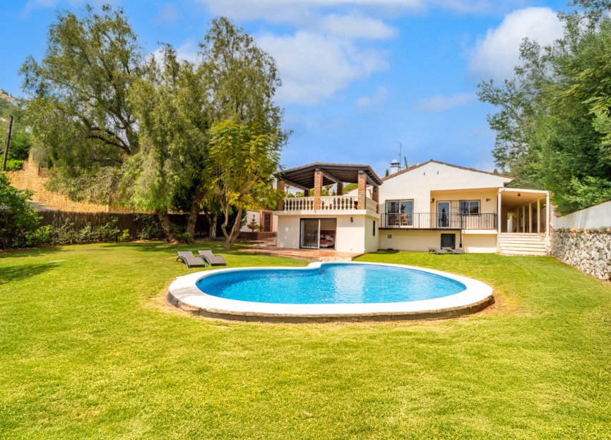 Resale - House - Detached Villa - Marbella - El Rosario