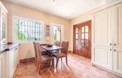 Resale - House - Detached Villa - Marbella - El Rosario