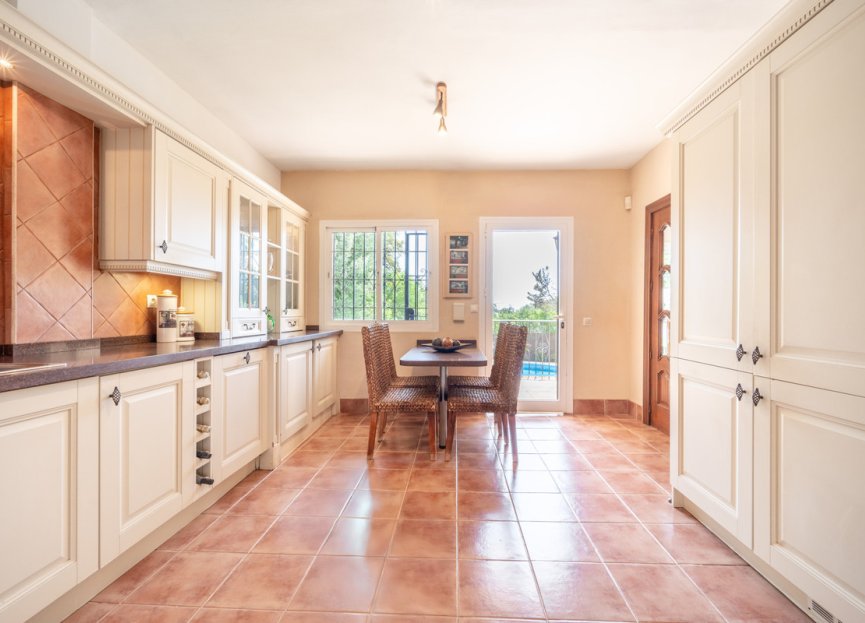 Resale - House - Detached Villa - Marbella - El Rosario