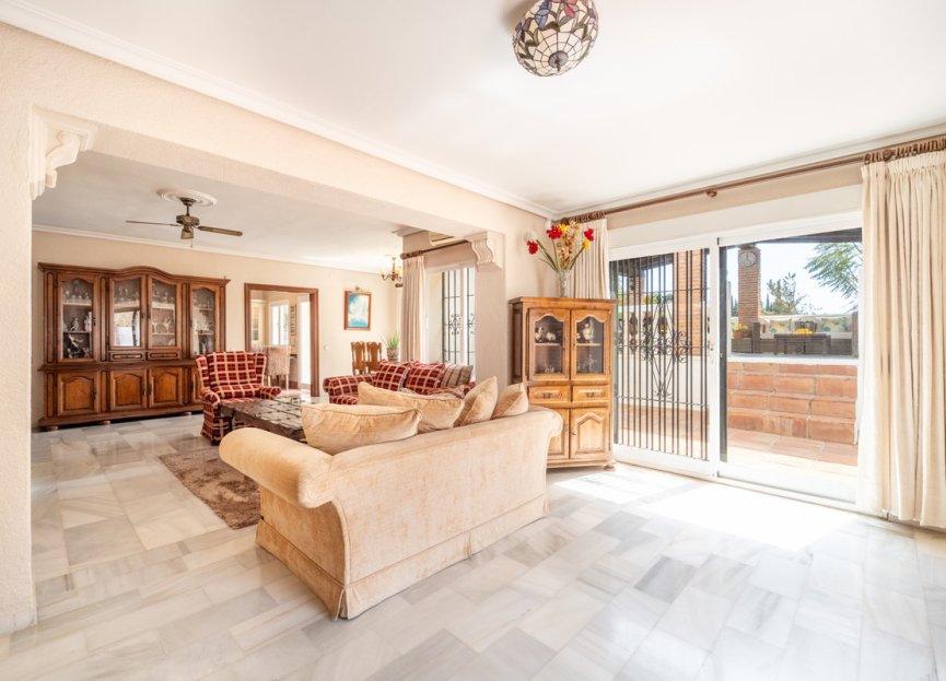 Resale - House - Detached Villa - Marbella - El Rosario