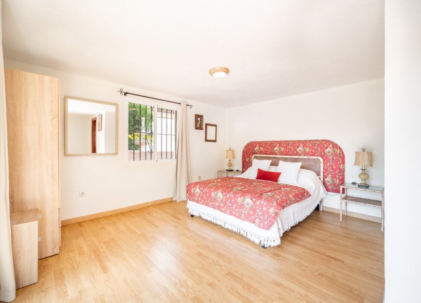 Resale - House - Detached Villa - Marbella - El Rosario