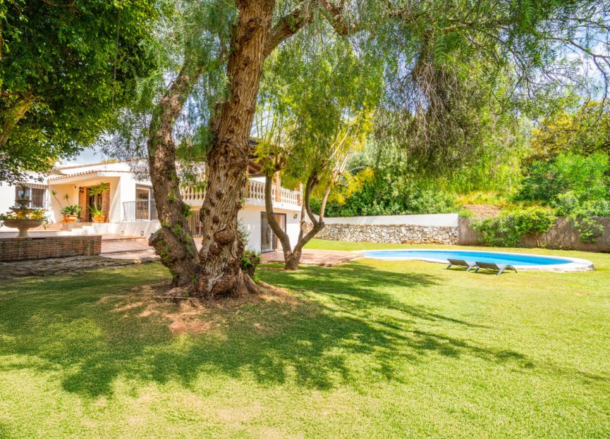 Resale - House - Detached Villa - Marbella - El Rosario