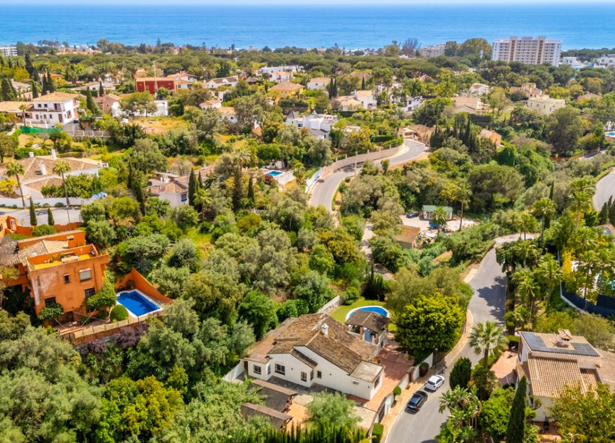 Resale - House - Detached Villa - Marbella - El Rosario