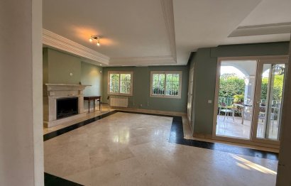 Resale - House - Detached Villa - Marbella - Puerto Banús