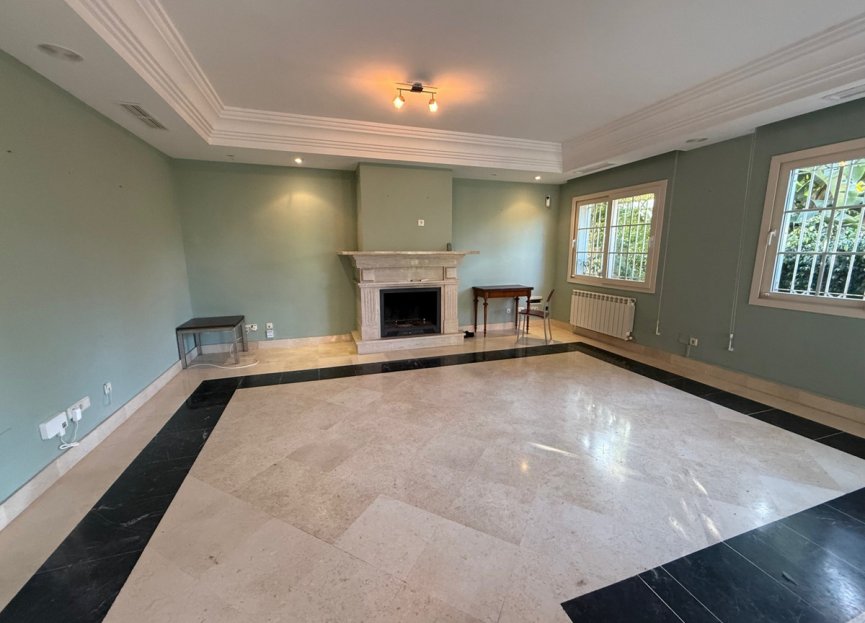 Resale - House - Detached Villa - Marbella - Puerto Banús