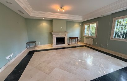 Resale - House - Detached Villa - Marbella - Puerto Banús