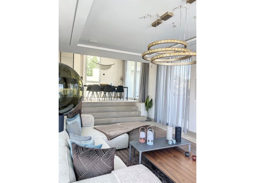 Reventa - House - Detached Villa - Marbella - Nueva Andalucia