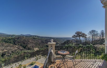 Resale - House - Detached Villa - Estepona - Estepona Centro