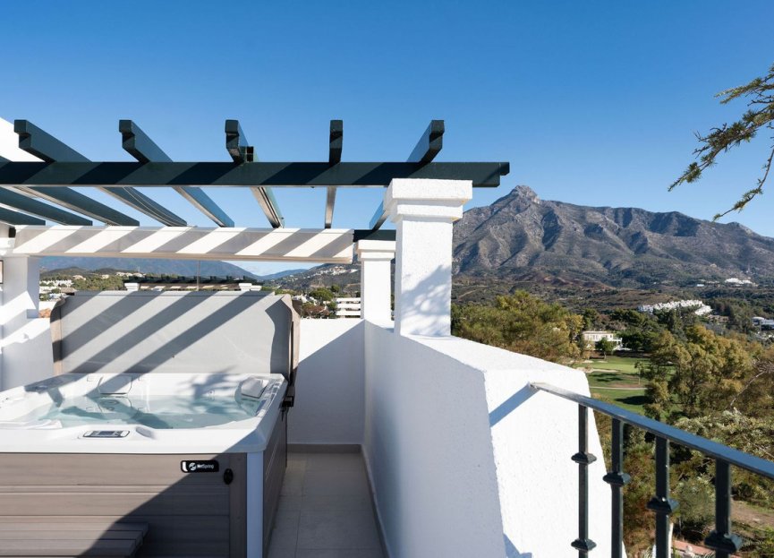 Resale - Apartment - Penthouse - Marbella - Nueva Andalucia