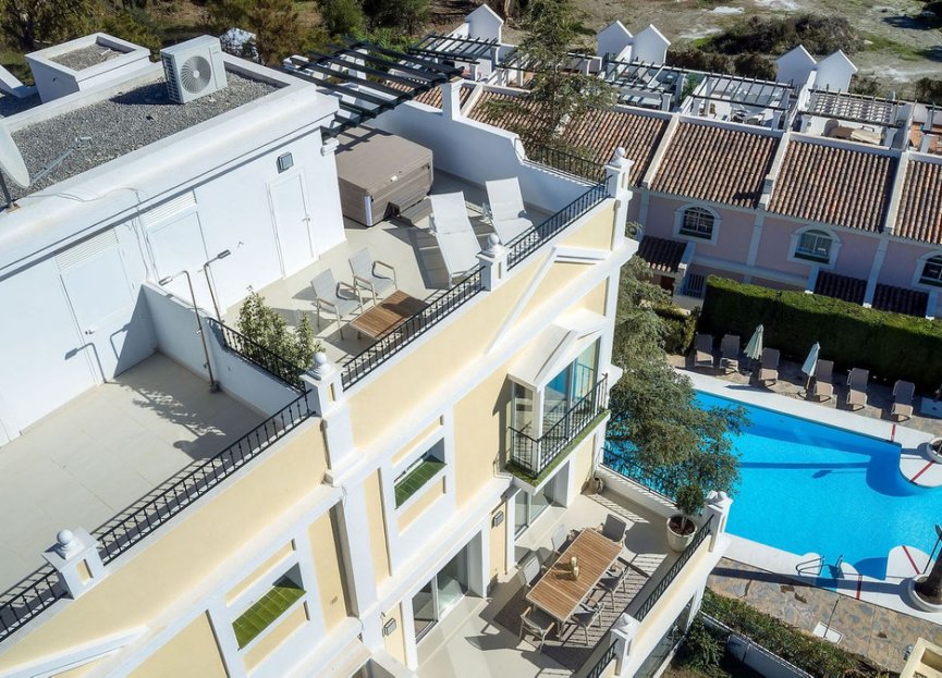 Resale - Apartment - Penthouse - Marbella - Nueva Andalucia