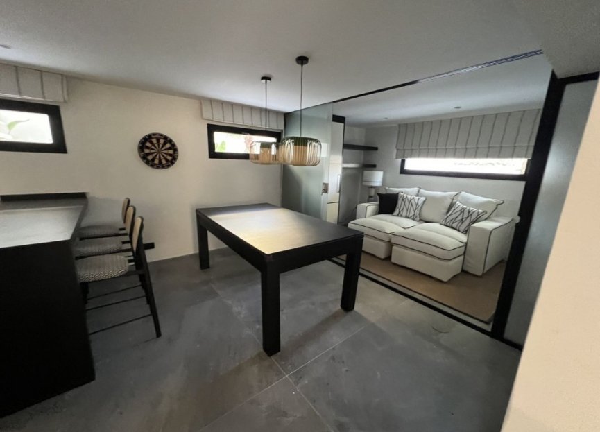 Resale - House - Detached Villa - Marbella - Nueva Andalucia