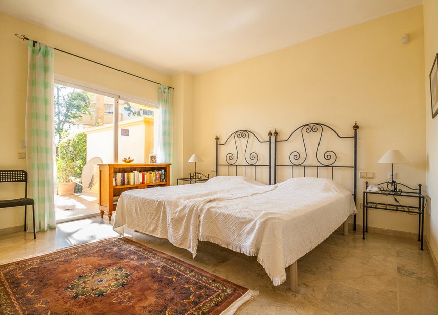 Resale - Ground floor apartment - Marbella - Elviria