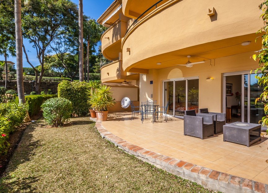 Resale - Ground floor apartment - Marbella - Elviria