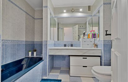 Resale - Apartment - Middle Floor Apartment - Fuengirola - Fuengirola Centro