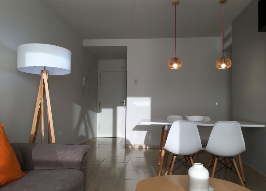 Resale - Apartment - Middle Floor Apartment - Marbella - La Campana