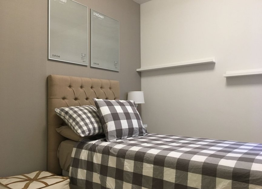 Resale - Apartment - Middle Floor Apartment - Marbella - La Campana