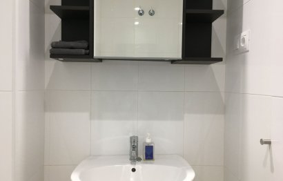 Resale - Apartment - Middle Floor Apartment - Marbella - La Campana